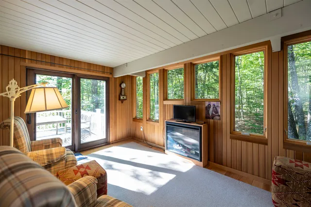 $925,000 | 1877 Willard Road, Hartford, VT 05059