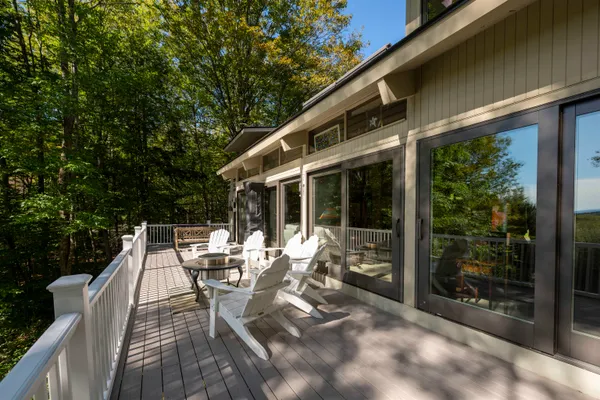 $850,000 | 1877 Willard Road, Hartford, VT 05059