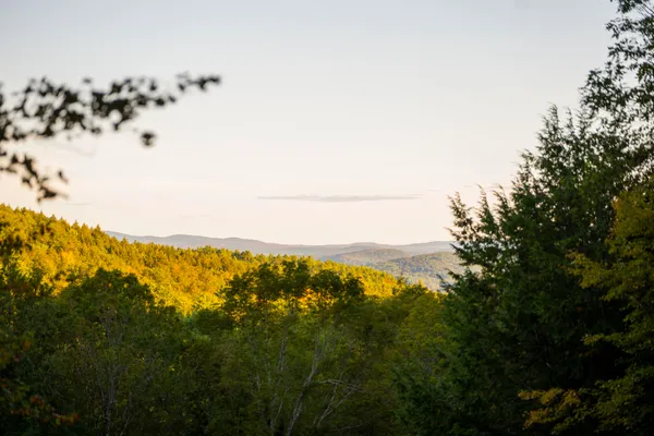 $850,000 | 1877 Willard Road, Hartford, VT 05059