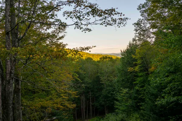 $850,000 | 1877 Willard Road, Hartford, VT 05059