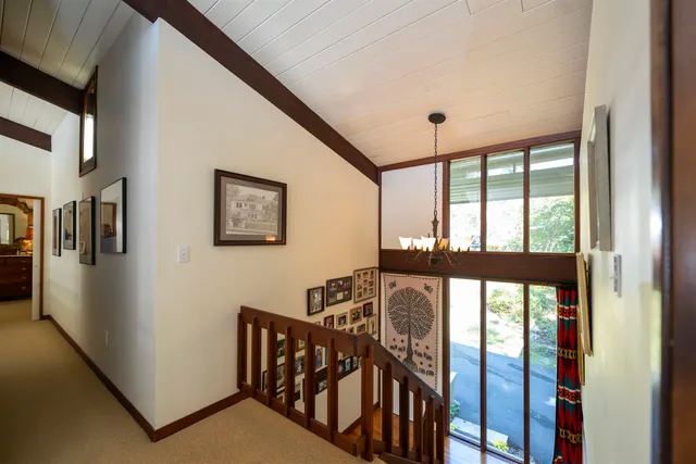 $925,000 | 1877 Willard Road, Hartford, VT 05059