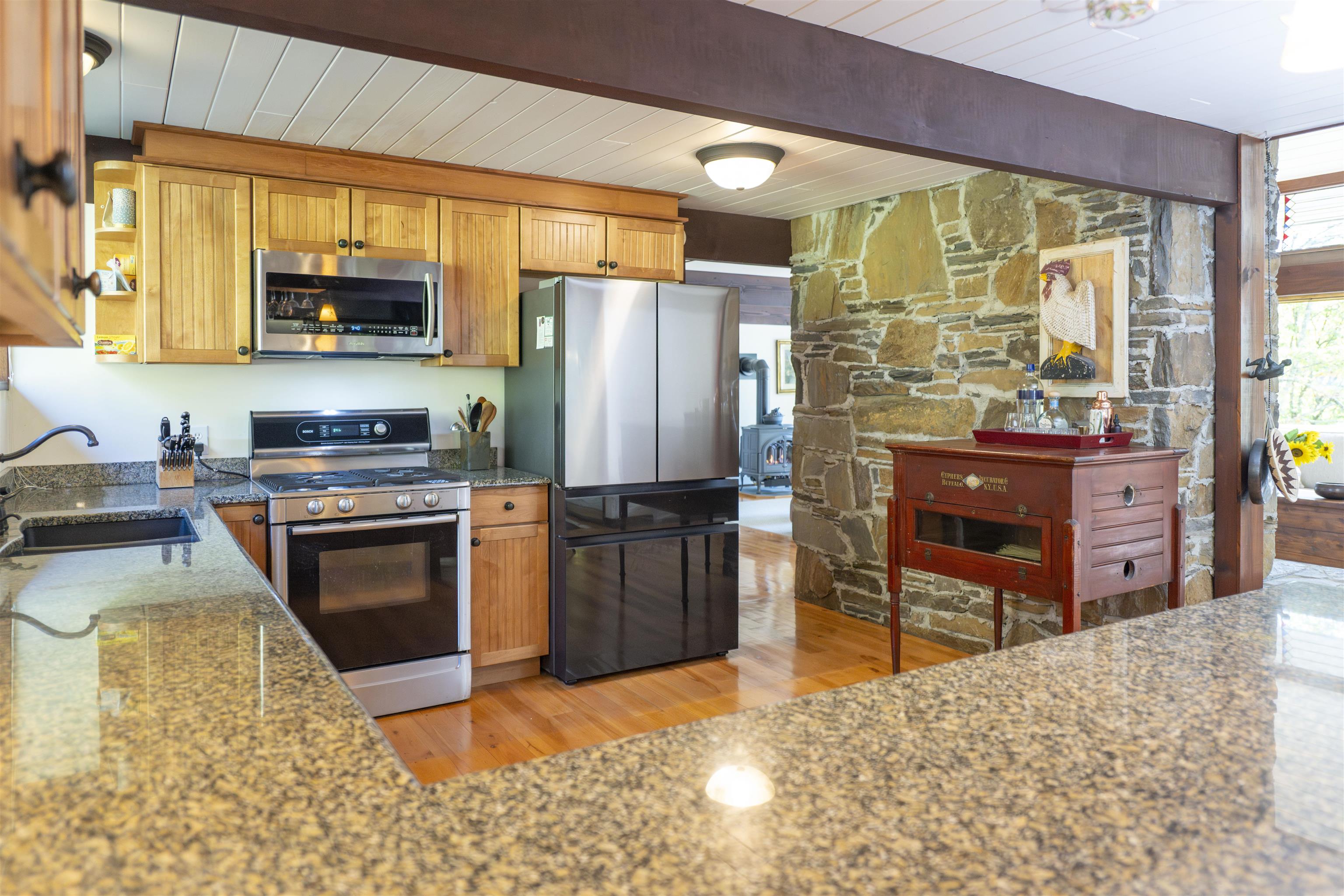 1877 Willard Road Hartford, VT 05059 - Photo 26 of 78