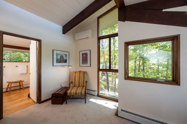 $850,000 | 1877 Willard Road, Hartford, VT 05059