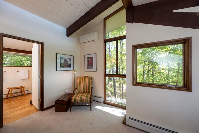 $925,000 | 1877 Willard Road, Hartford, VT 05059