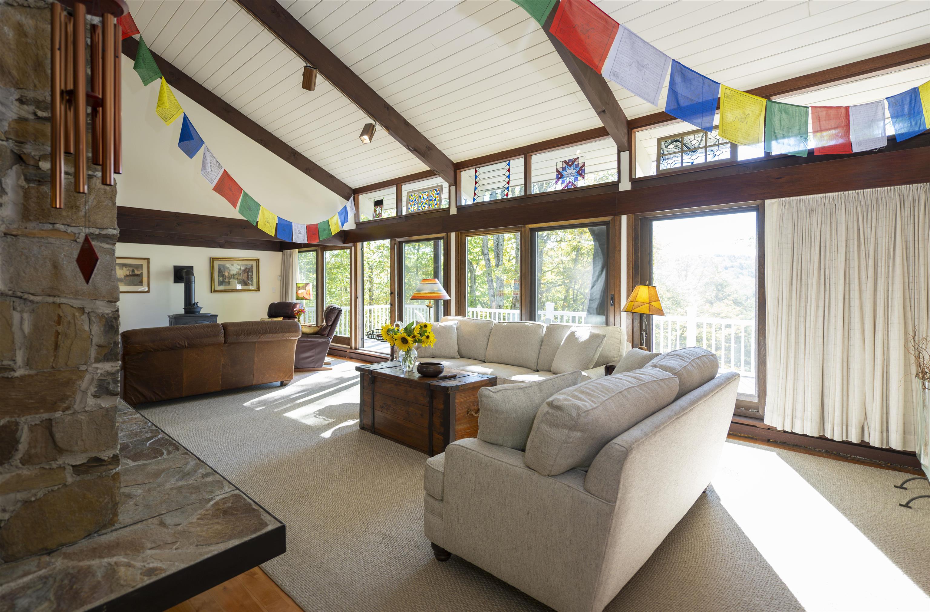 1877 Willard Road Hartford, VT 05059 - Photo 3 of 43