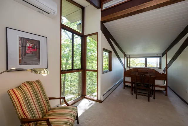 $925,000 | 1877 Willard Road, Hartford, VT 05059