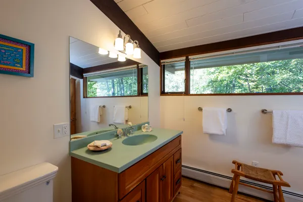 $850,000 | 1877 Willard Road, Hartford, VT 05059