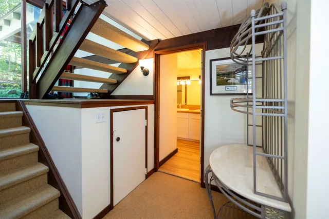 $925,000 | 1877 Willard Road, Hartford, VT 05059