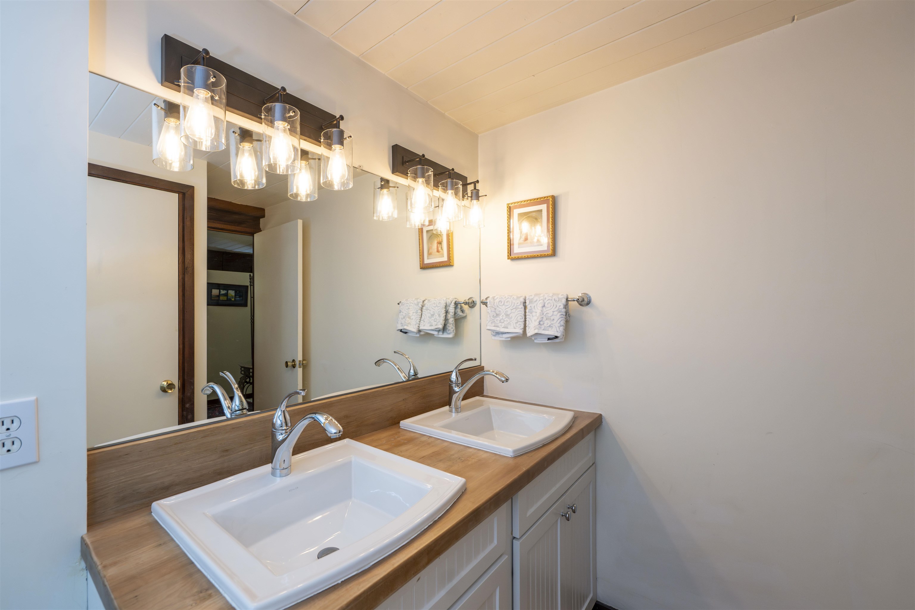 1877 Willard Road Hartford, VT 05059 - Photo 35 of 43