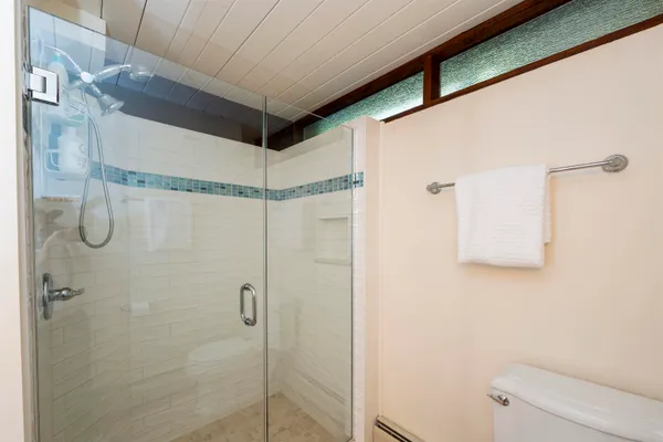 $850,000 | 1877 Willard Road, Hartford, VT 05059