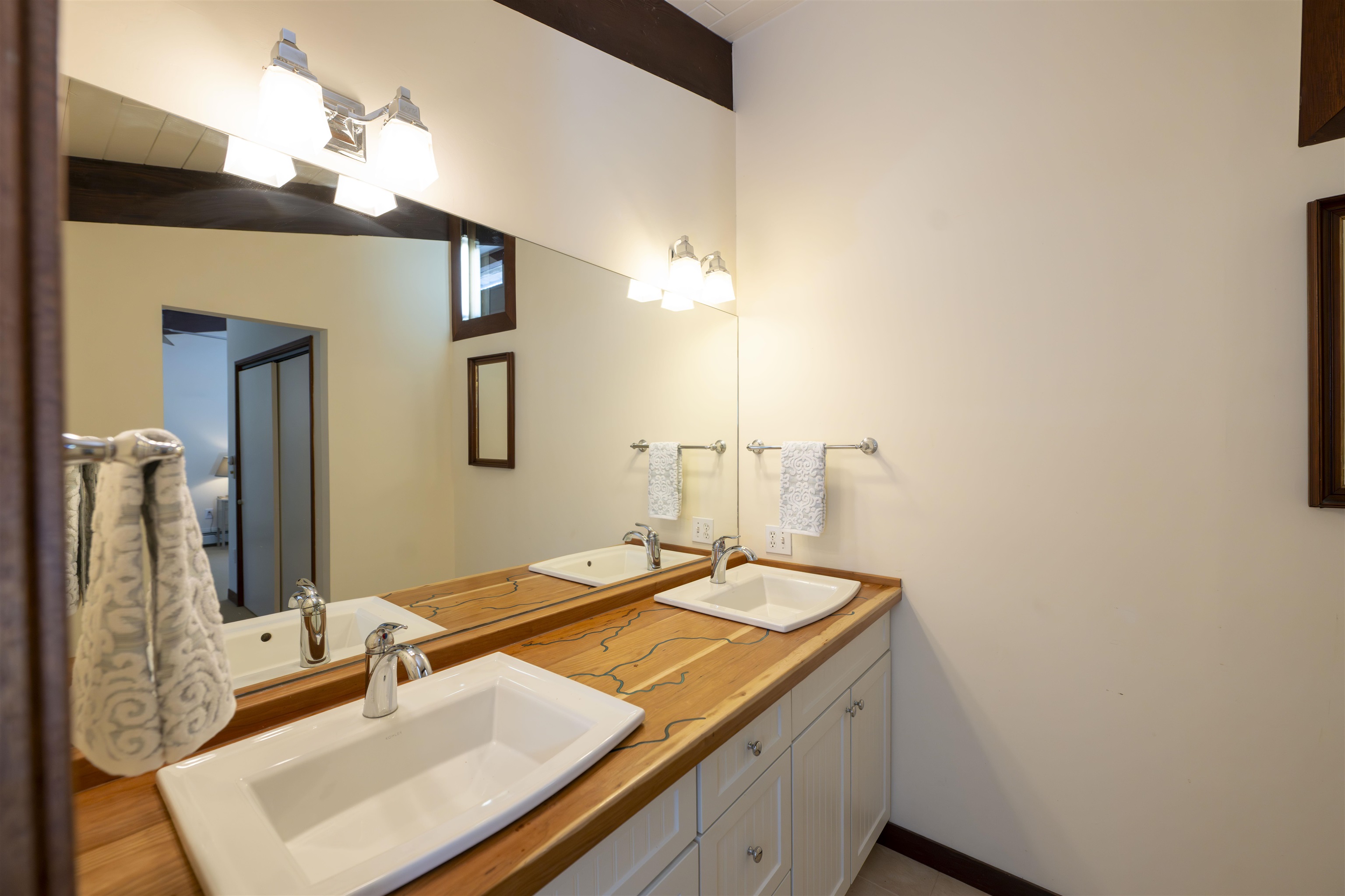 1877 Willard Road Hartford, VT 05059 - Photo 38 of 78