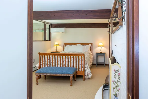 $850,000 | 1877 Willard Road, Hartford, VT 05059