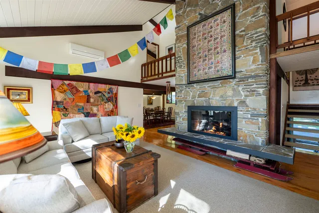 $925,000 | 1877 Willard Road, Hartford, VT 05059