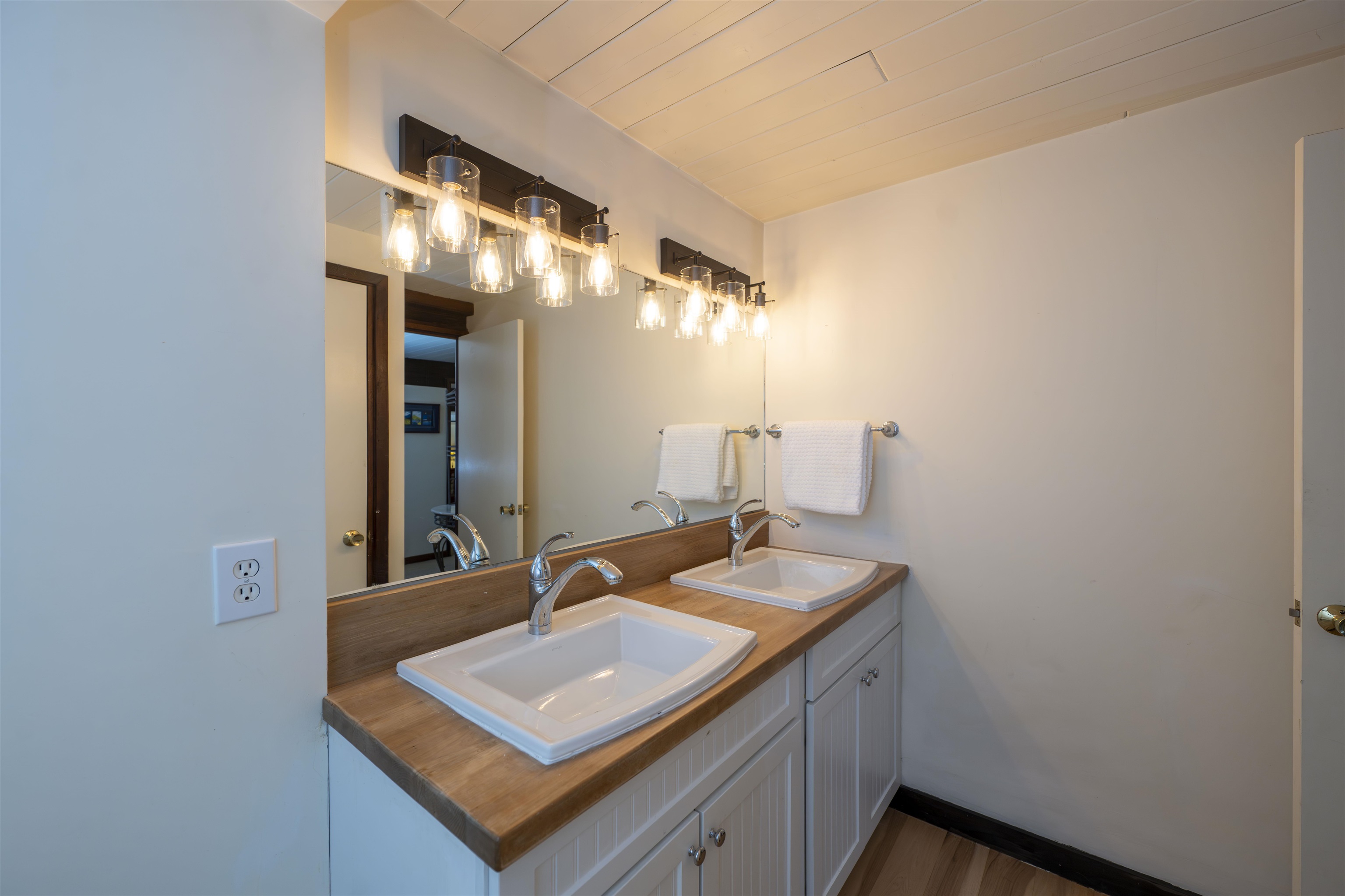 1877 Willard Road Hartford, VT 05059 - Photo 59 of 78