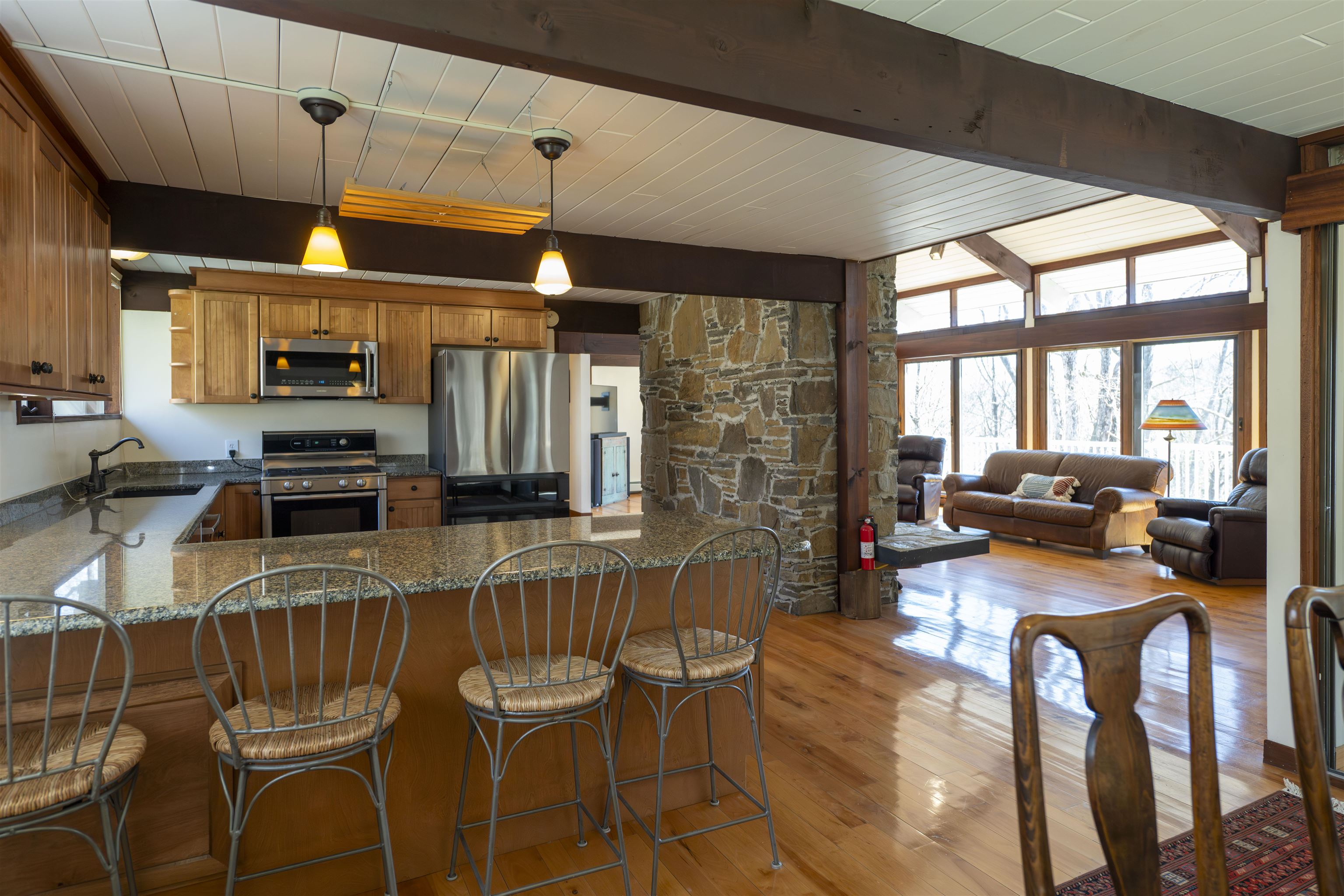 1877 Willard Road Hartford, VT 05059 - Photo 7 of 78