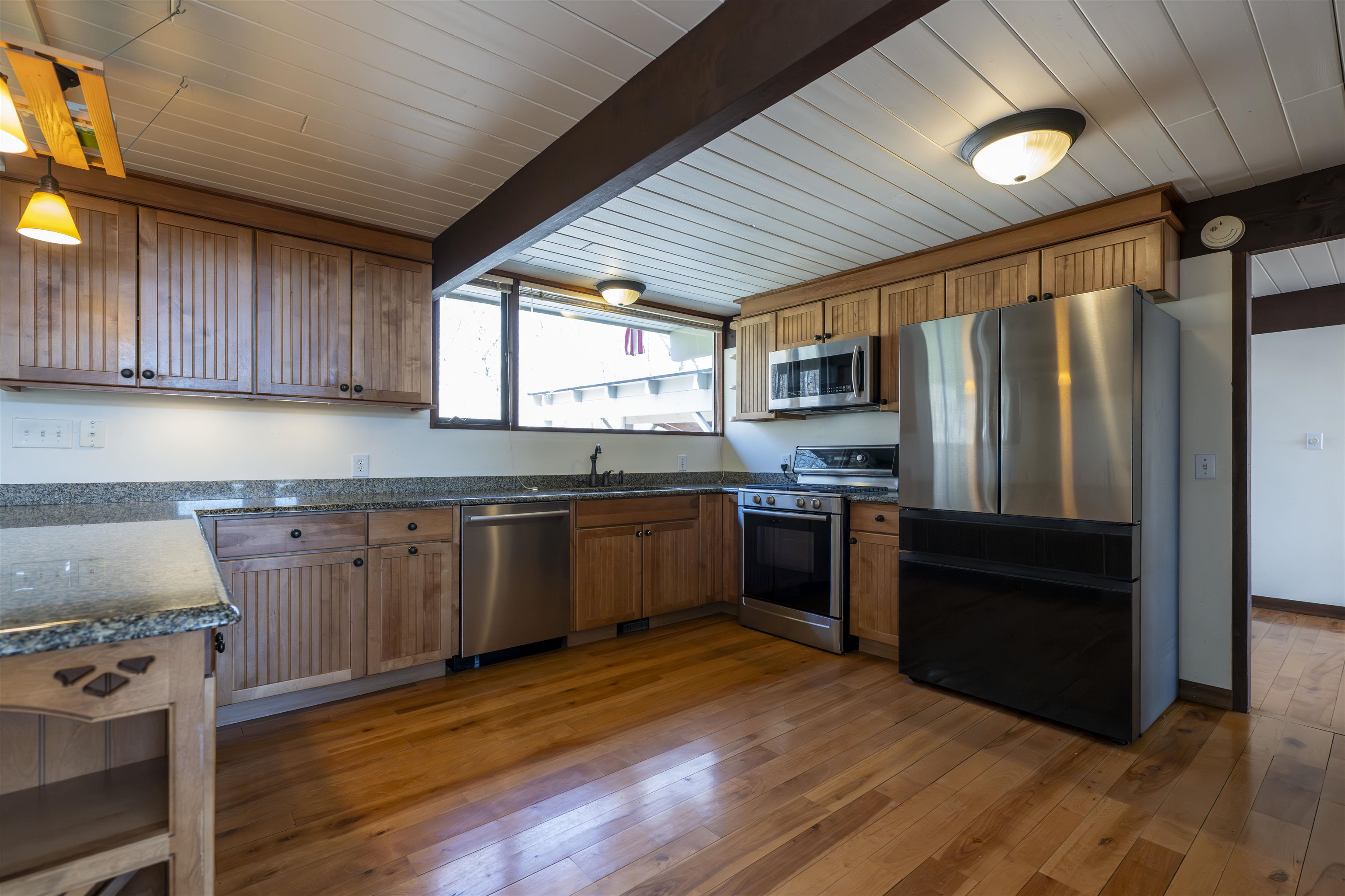 1877 Willard Road Hartford, VT 05059 - Photo 8 of 78
