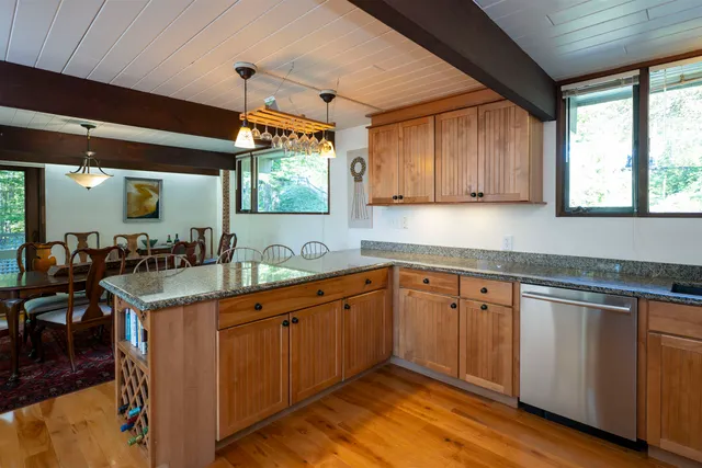 $925,000 | 1877 Willard Road, Hartford, VT 05059