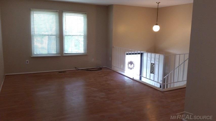 2933 Roundtree Drive Troy, MI 48083 - Photo 8 of 31 31268783-7.JPG