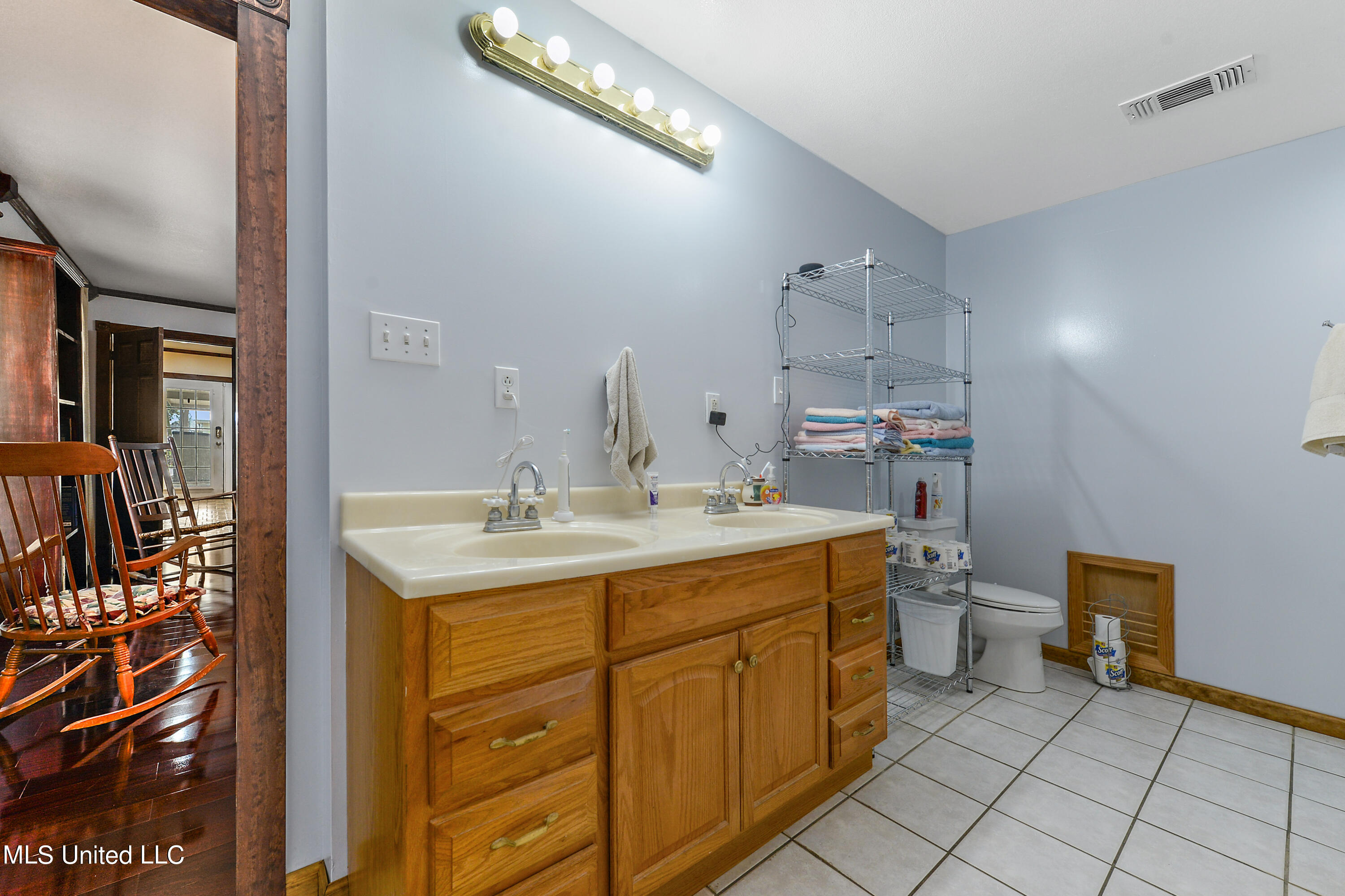 232 White Harbor Road Long Beach, MS 39560 - Photo 13 of 36 MASTER BEDROOM BATH