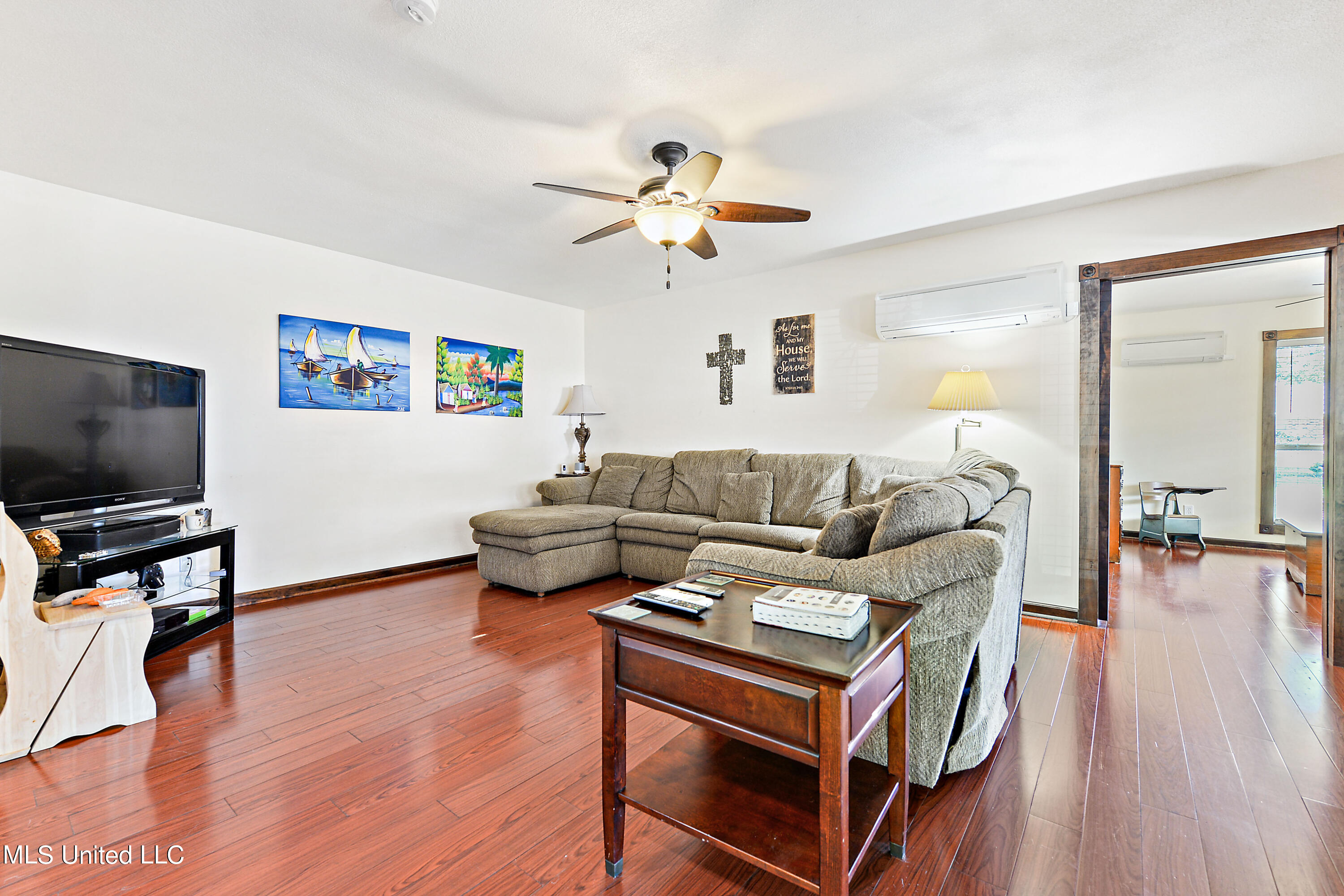 232 White Harbor Road Long Beach, MS 39560 - Photo 25 of 36 2ND LIVING ROOM