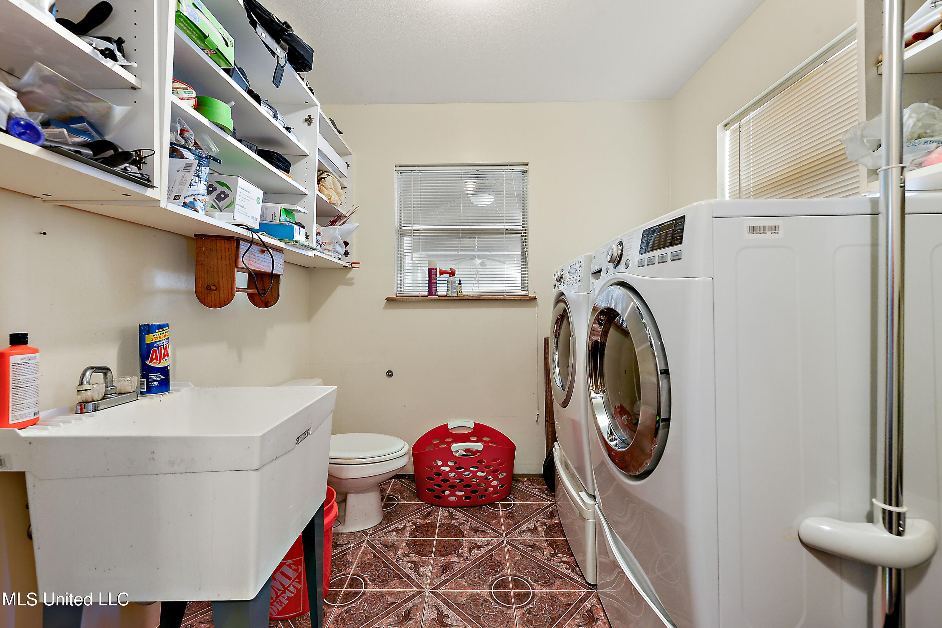 232 White Harbor Road Long Beach, MS 39560 - Photo 30 of 36 LAUNDRY ROOM