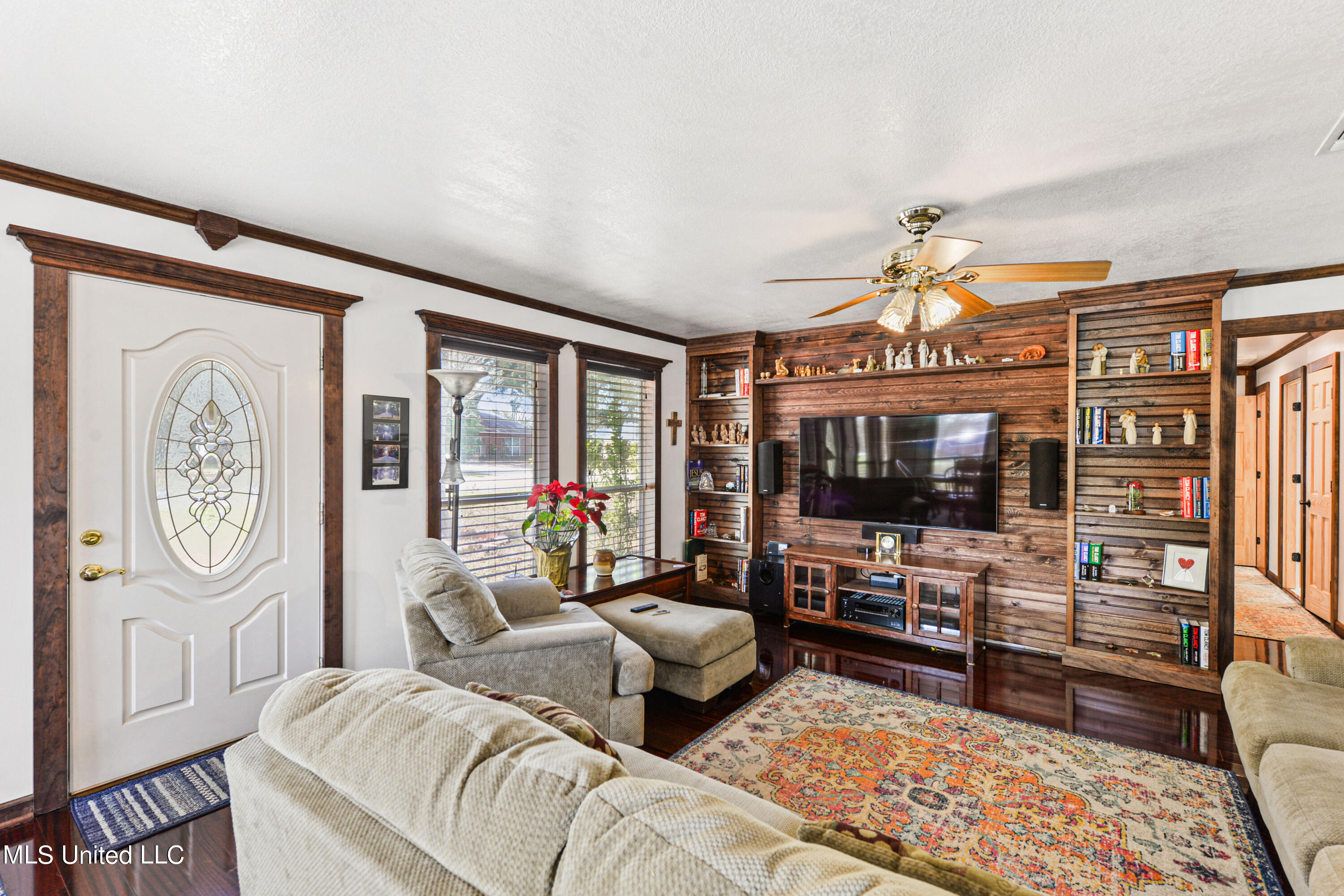 232 White Harbor Road Long Beach, MS 39560 - Photo 4 of 36 MAIN LIVING ROOM