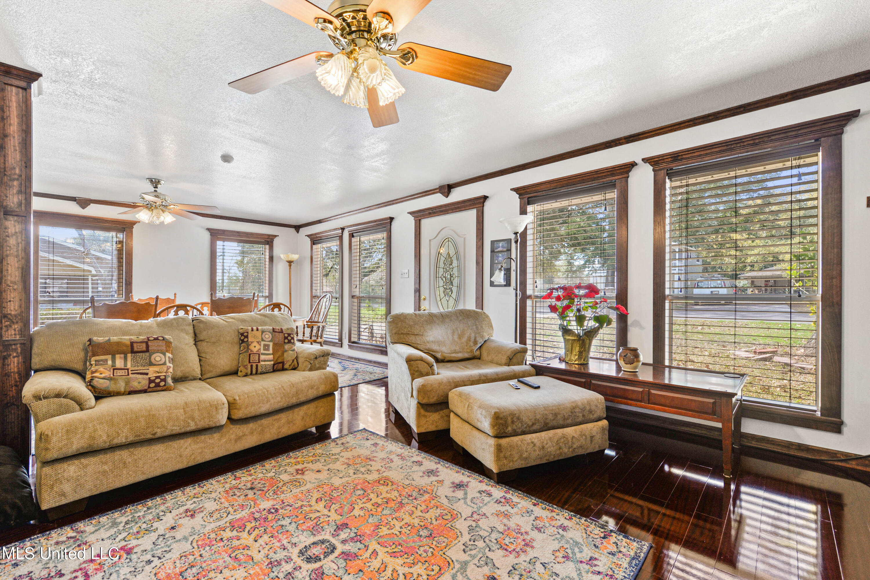 232 White Harbor Road Long Beach, MS 39560 - Photo 6 of 36 MAIN LIVING ROOM
