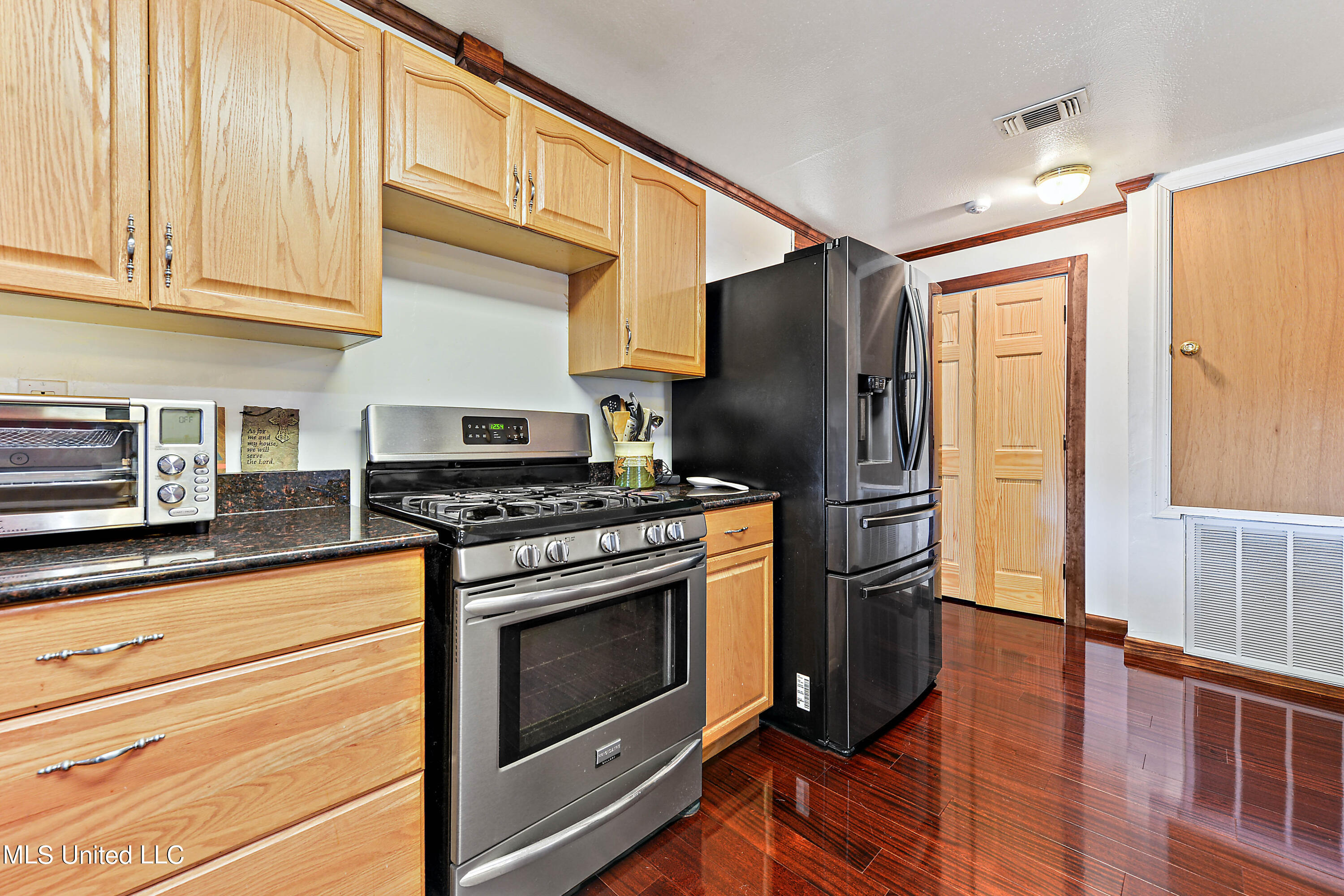 232 White Harbor Road Long Beach, MS 39560 - Photo 10 of 36 KITCHEN