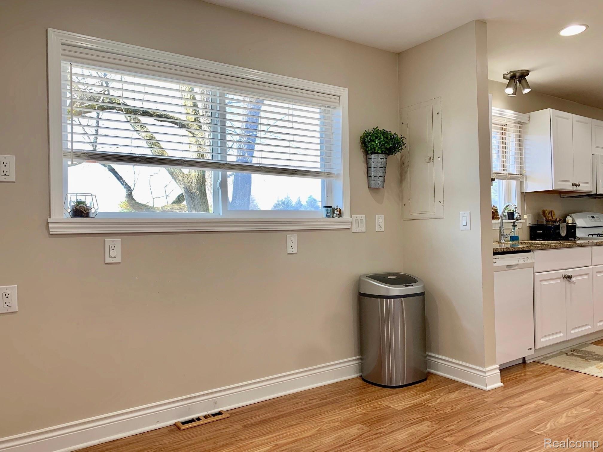 14114 Torrey Road Fenton, MI 48430 - Photo 6 of 82 kitchenwindow.jpeg