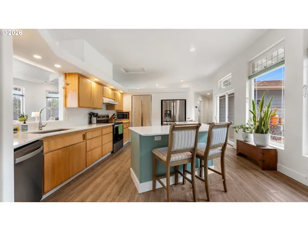 $819,000 | 3868 Grant Place, Bandon, OR 97411