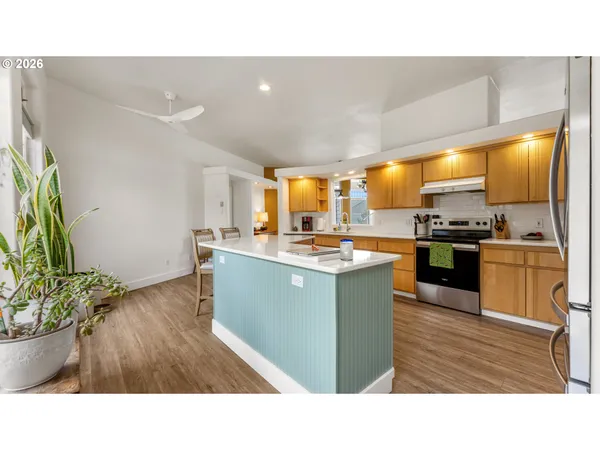 $819,000 | 3868 Grant Place, Bandon, OR 97411