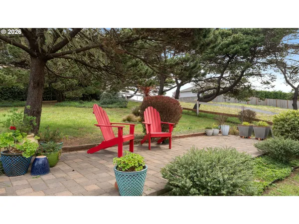 $819,000 | 3868 Grant Place, Bandon, OR 97411