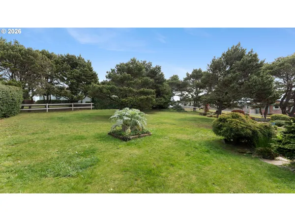 $819,000 | 3868 Grant Place, Bandon, OR 97411