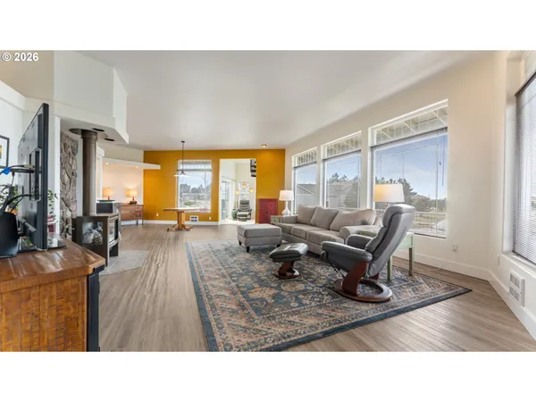 $819,000 | 3868 Grant Place, Bandon, OR 97411