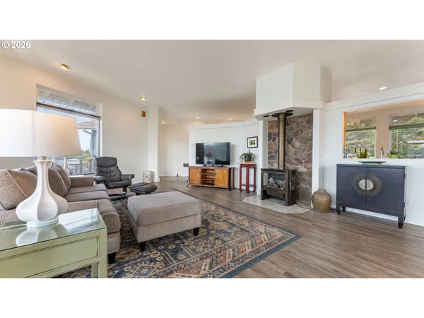 $819,000 | 3868 Grant Place, Bandon, OR 97411