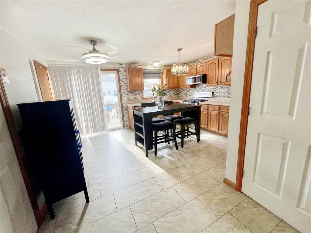 46-48 Kent Road Springfield, MA 01129 - Photo 4 of 24