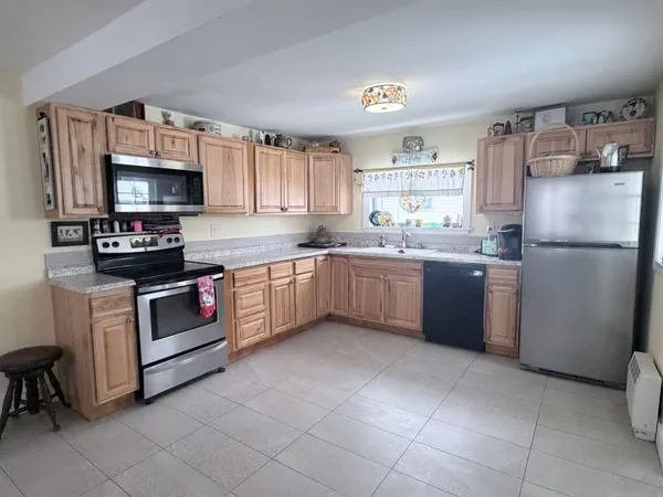 $274,900 | 16 Jefferson Avenue, Lunenburg, VT 05906
