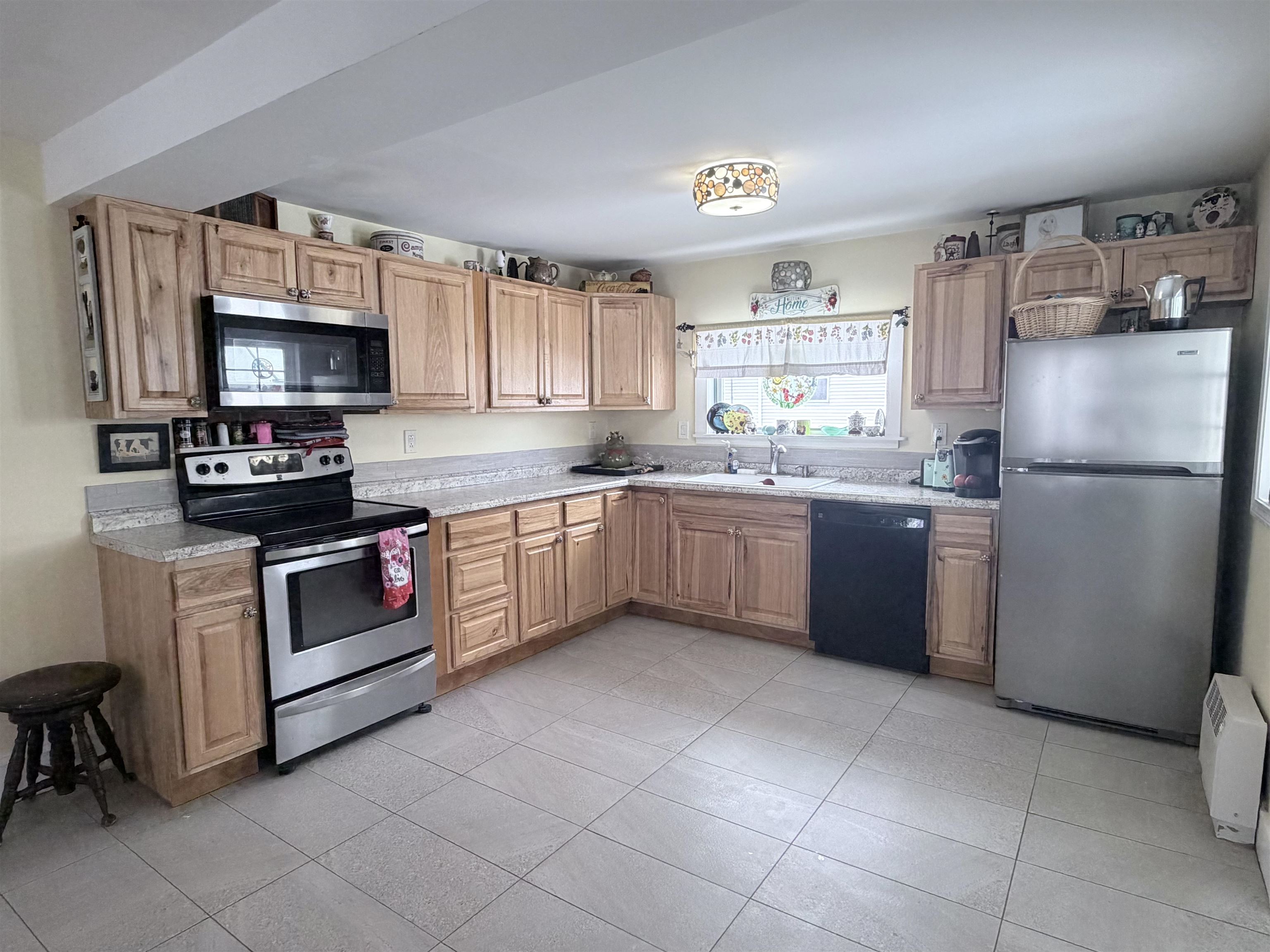 16 Jefferson Avenue Lunenburg, VT 05906 - Photo 16 of 36