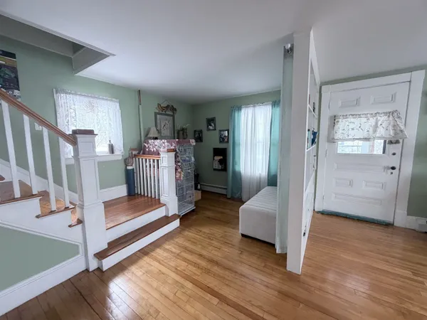 $274,900 | 16 Jefferson Avenue, Lunenburg, VT 05906