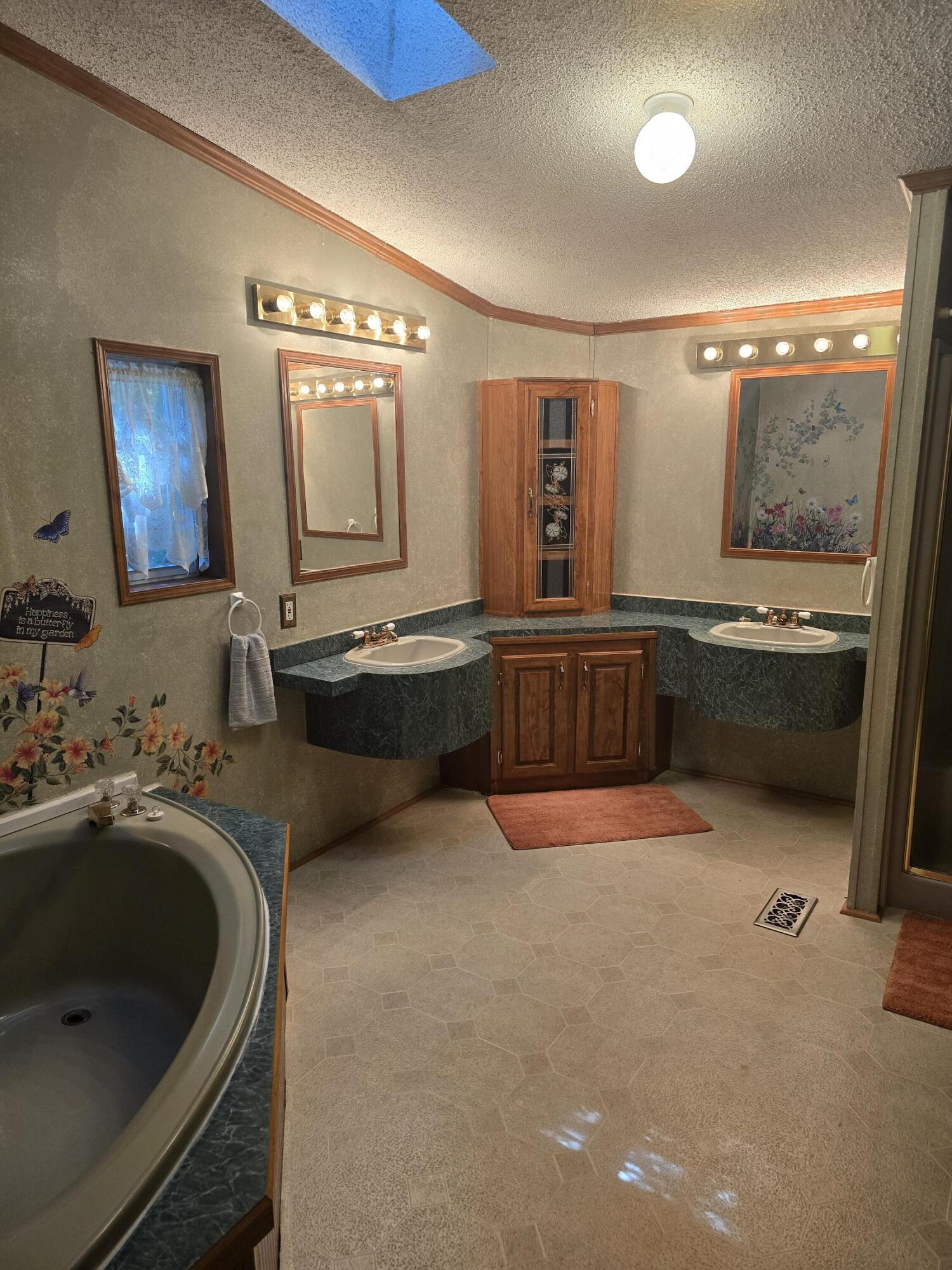 76 Courtney Lane Eliot, ME 03903 - Photo 21 of 37 20250922_104015