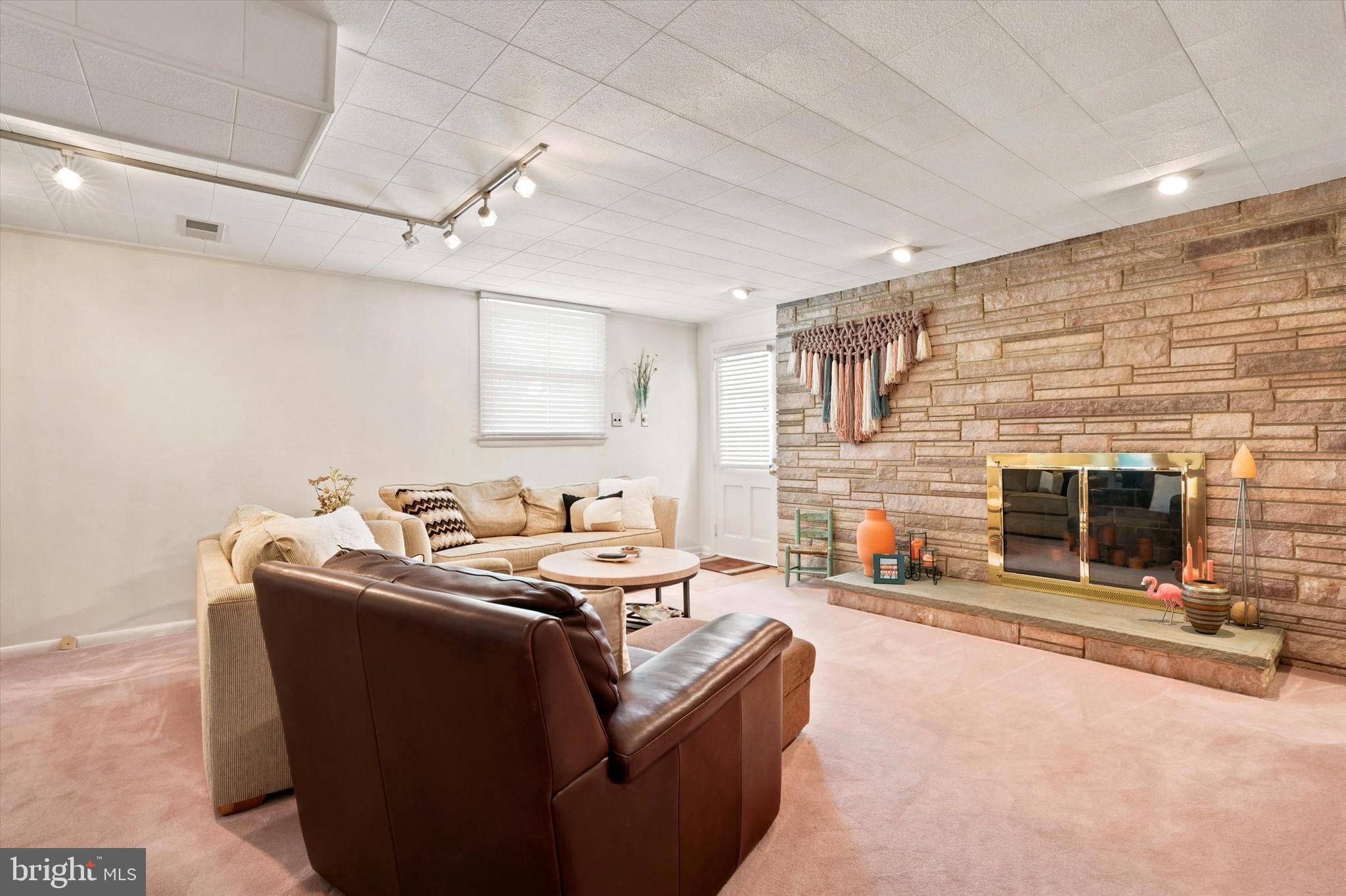 627 Meadow Road Huntingdon Valley, PA 19006 - Photo 20 of 34