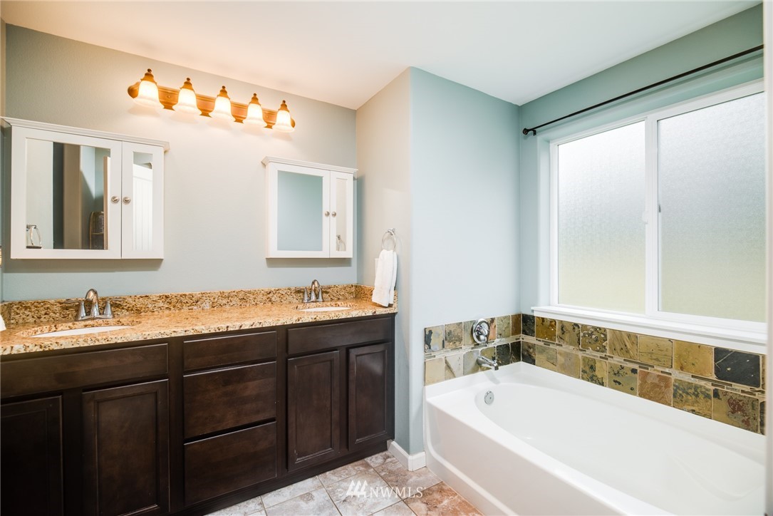 1071 Monte Elma Road Elma, WA 98541 - Photo 15 of 24 Gallery Image 15