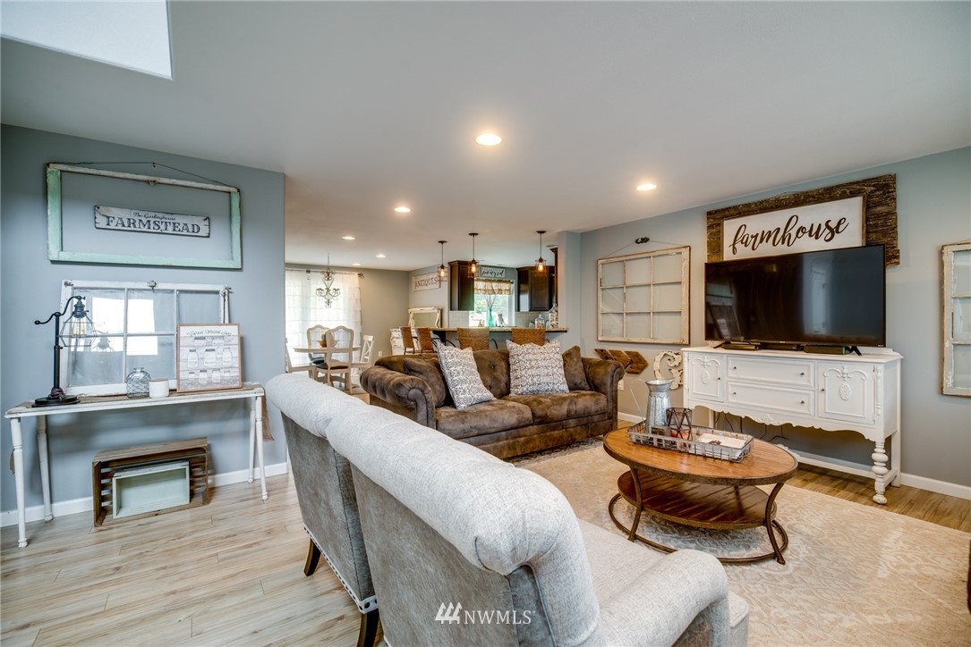 1071 Monte Elma Road Elma, WA 98541 - Photo 7 of 24 Gallery Image 7