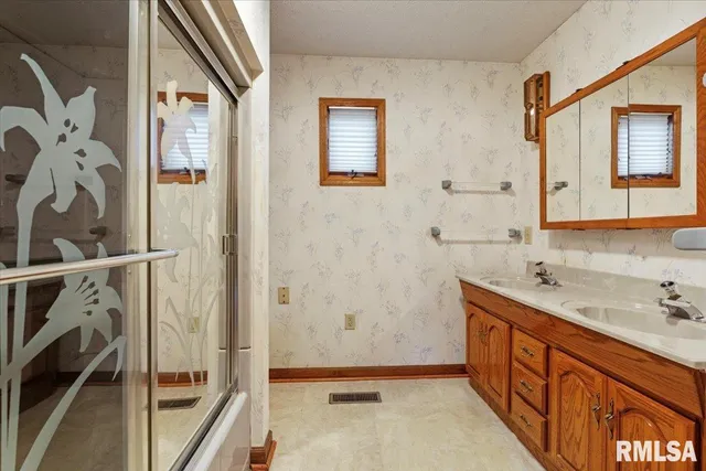 $225,000 | 144 Moorshead Street, Divernon, IL 62530