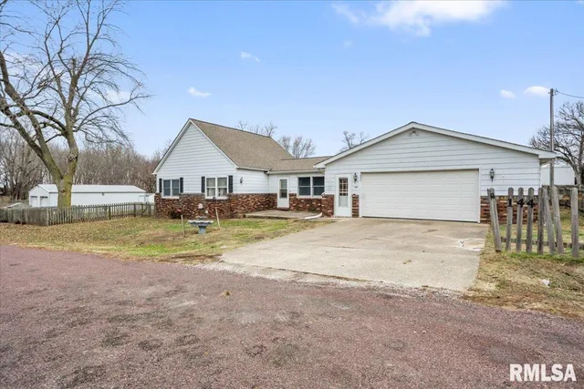 $225,000 | 144 Moorshead Street, Divernon, IL 62530