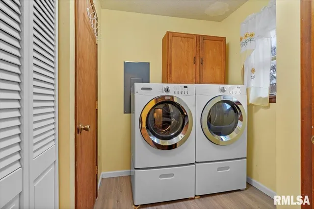 $225,000 | 144 Moorshead Street, Divernon, IL 62530