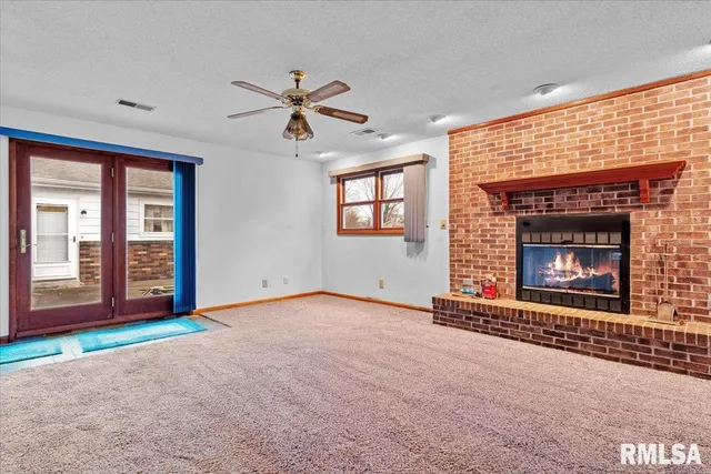 $225,000 | 144 Moorshead Street, Divernon, IL 62530