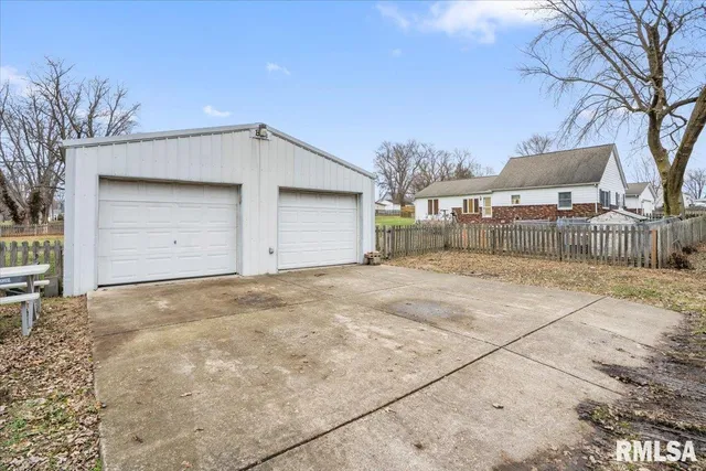 $225,000 | 144 Moorshead Street, Divernon, IL 62530