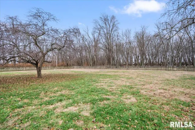 $225,000 | 144 Moorshead Street, Divernon, IL 62530