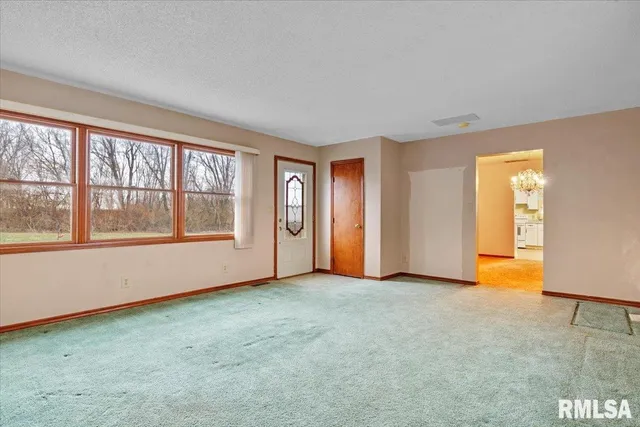 $225,000 | 144 Moorshead Street, Divernon, IL 62530